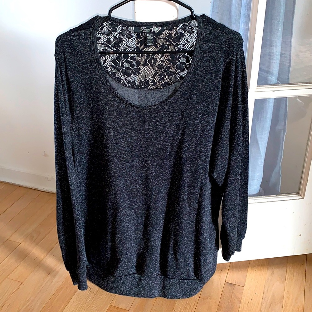 Size 22/24 Black and Grey Sweater